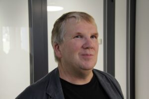 Tõnis Tiit kutsub õpetajaid üles julgemalt veebimaterjale kasutama, sest nii on õpilasel huvitavam ja õpetajal kergem.