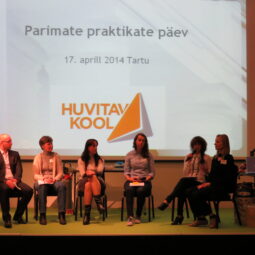 Õpetajate paneeldiskussioon, mille koosseis moodustus spontaanselt töötubades osalenutest.