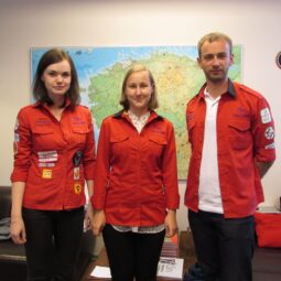 Tallinna õpilasmaleva staabi liikmed (vasakult): Kristiina Herkül, Kadi Mitt ja malevajuht Ott Väli. Foto: Tiina Vapper