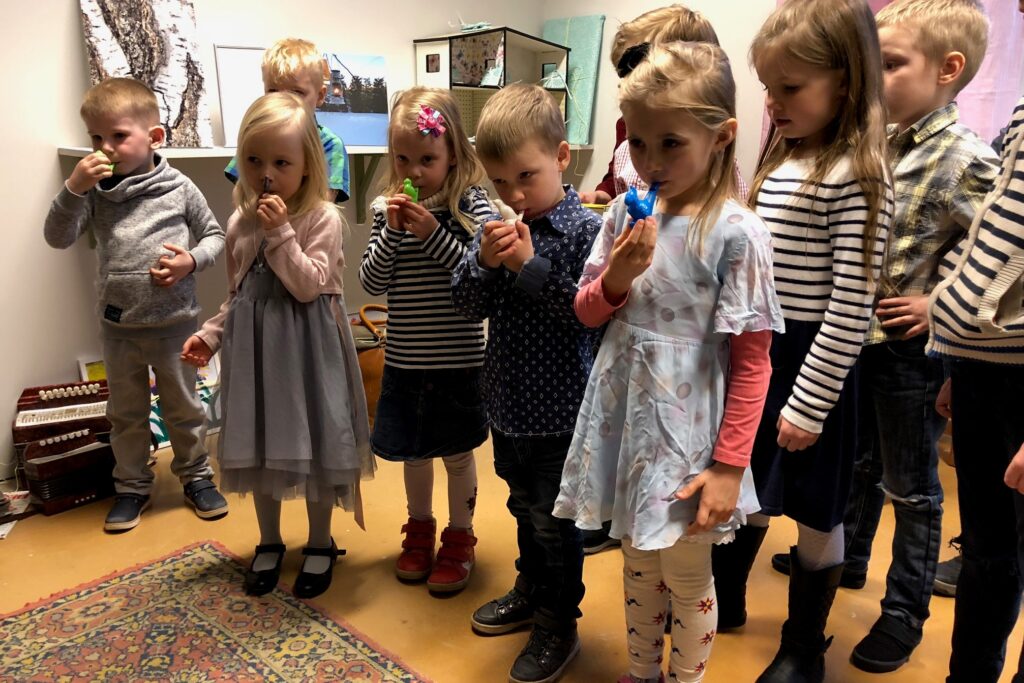 Pelguranna lasteaia heategevuslik fotonäitus on avatud