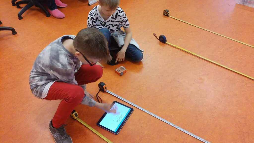 Robot teeb matemaatikatunni põnevaks