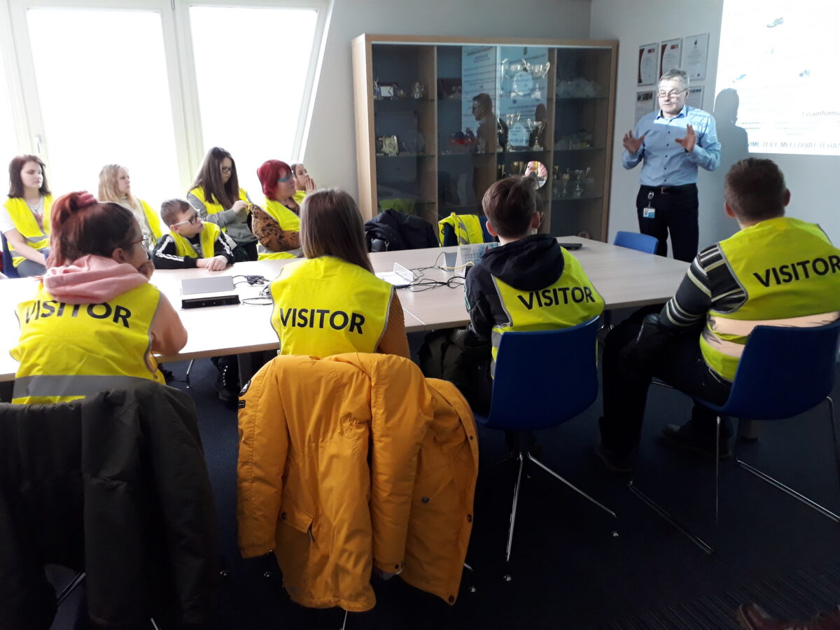 „Tööle kaasa!“ algatus loob koolidele hea võimaluse õpilastele tööelu tutvustada