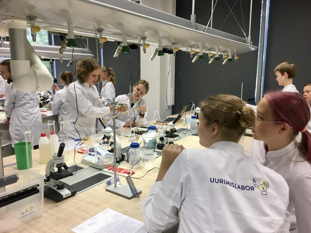 Tartu ülikooli teaduskooli loovust täis õppeaasta