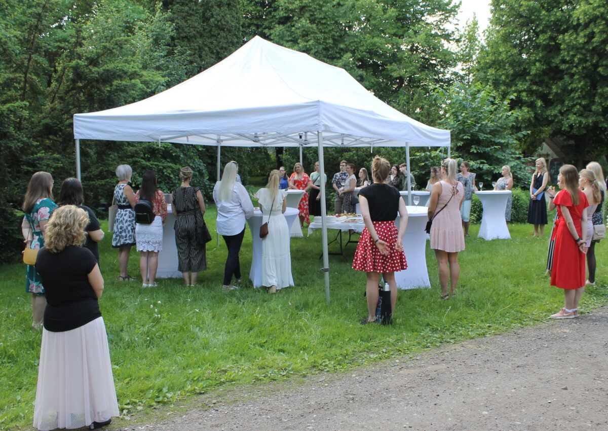 Ülikool tänas vabatahtlikest abiõpetajaid