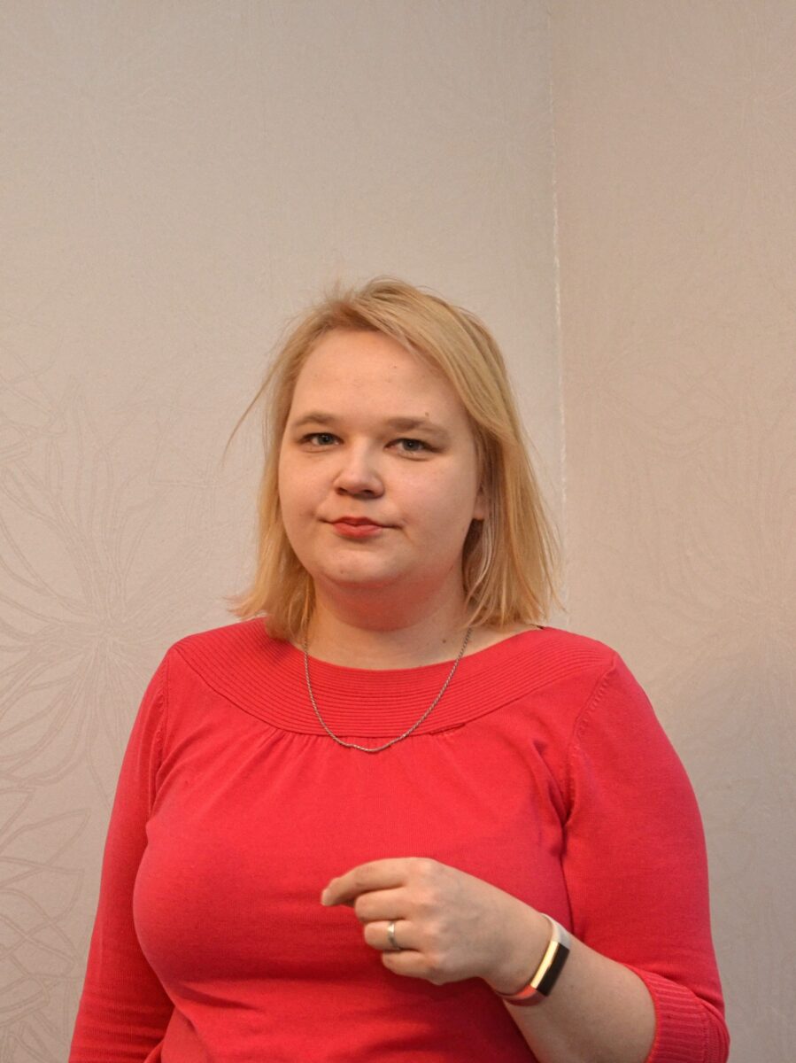 Kes peaks lastele internetti õpetama?