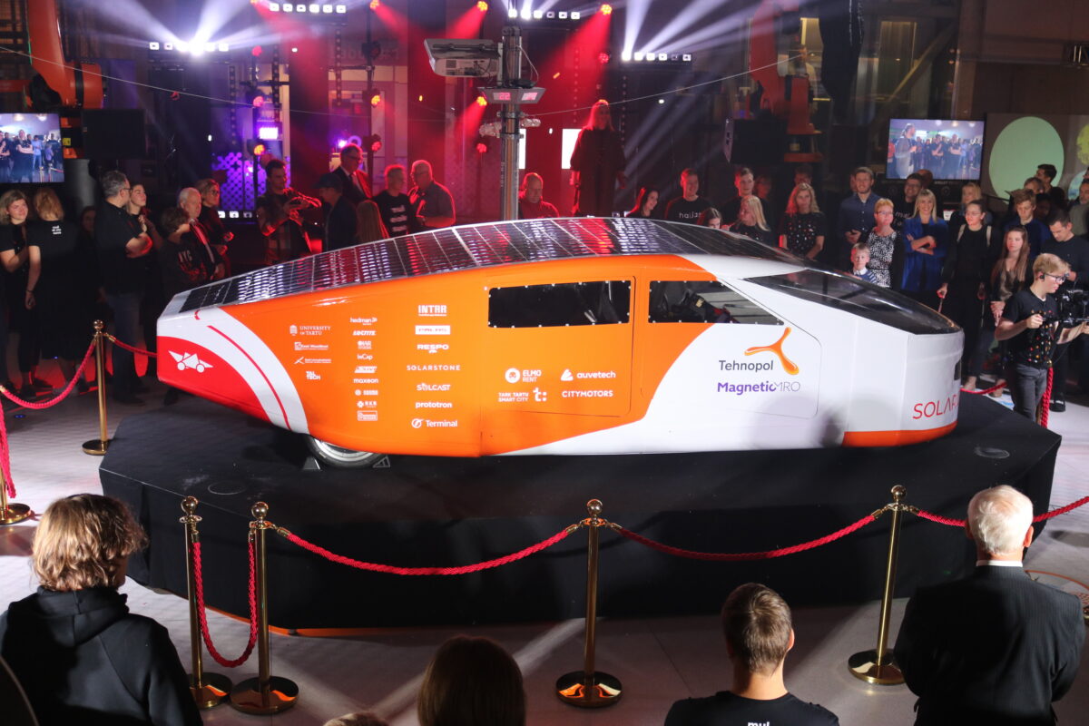 Solaride esitles Tartus Baltikumi esimest päikeseautot