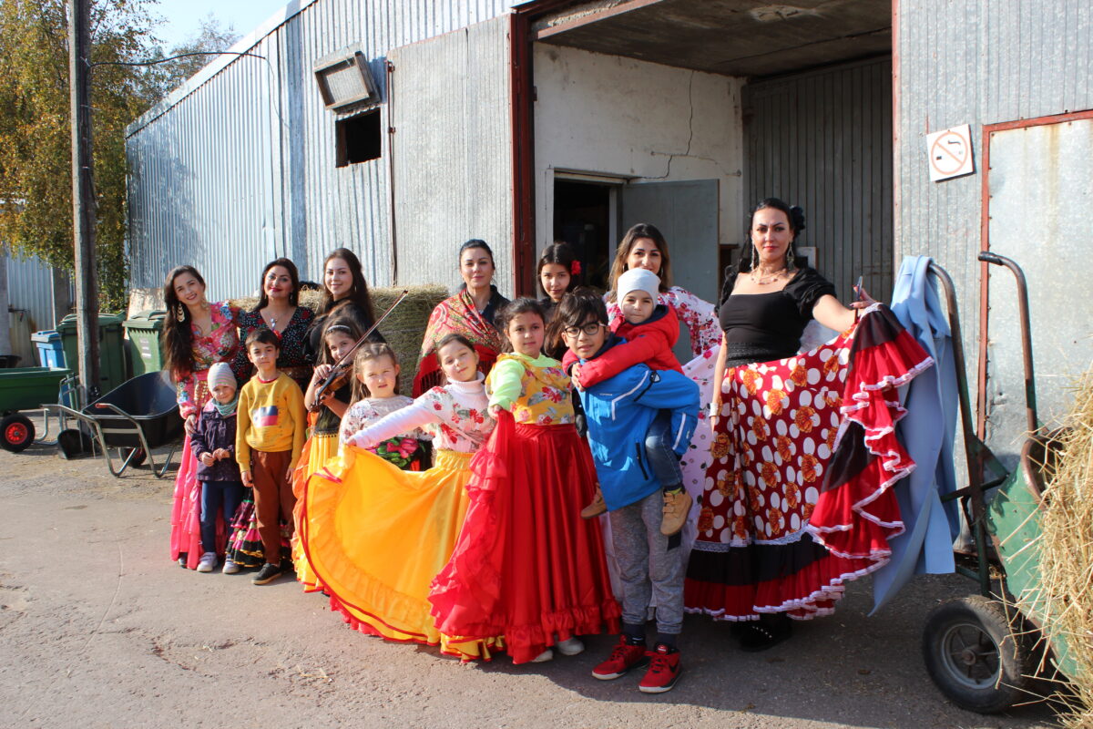 Romad õpivad oma kultuuri pühapäevakoolis