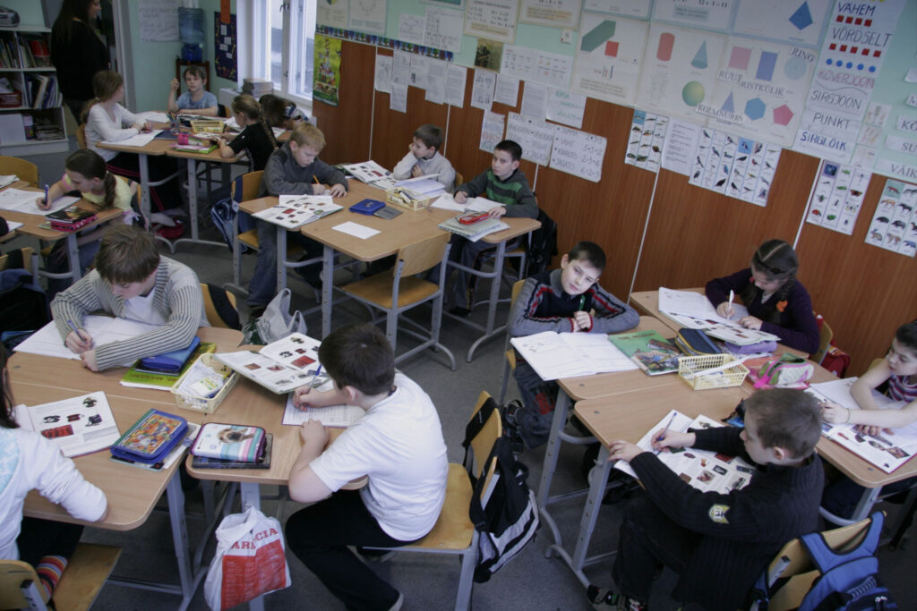 Üleminek eestikeelsele õppele vajab rohkemat kui uut materjali