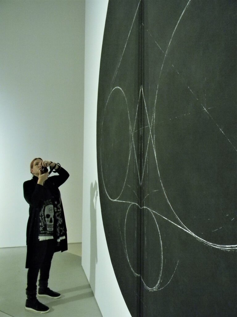 Kunst käib ajaloo kõrval ja illustreerib seda
