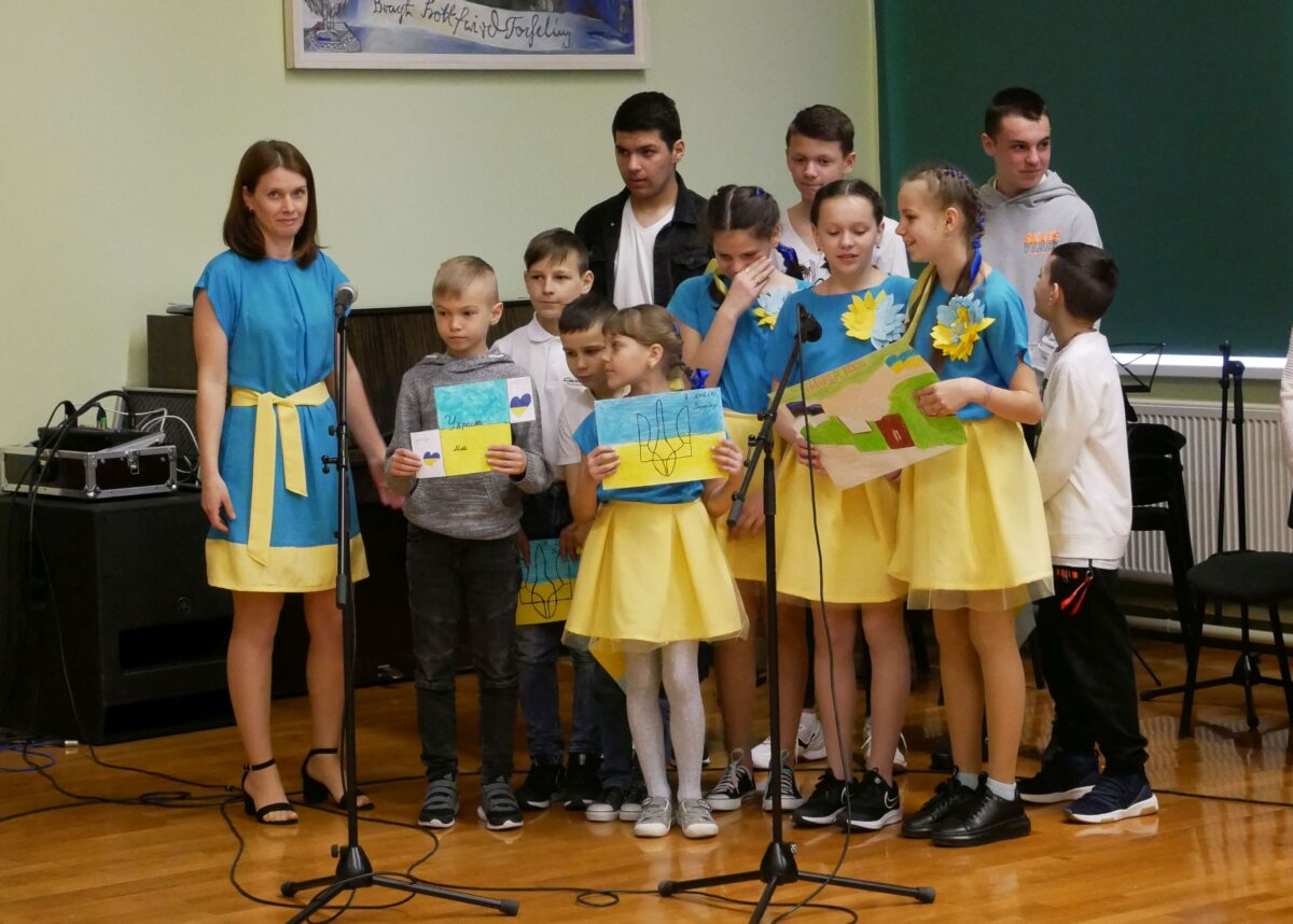 Ukrainlastega lõimitud koolielu Kambjas