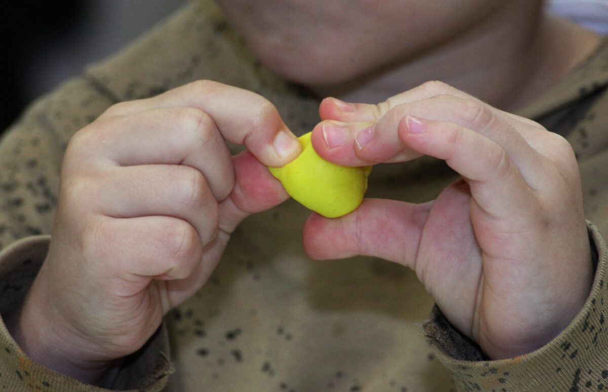 Voolimine eelkoolieas ja selle mõju peenmotoorikale