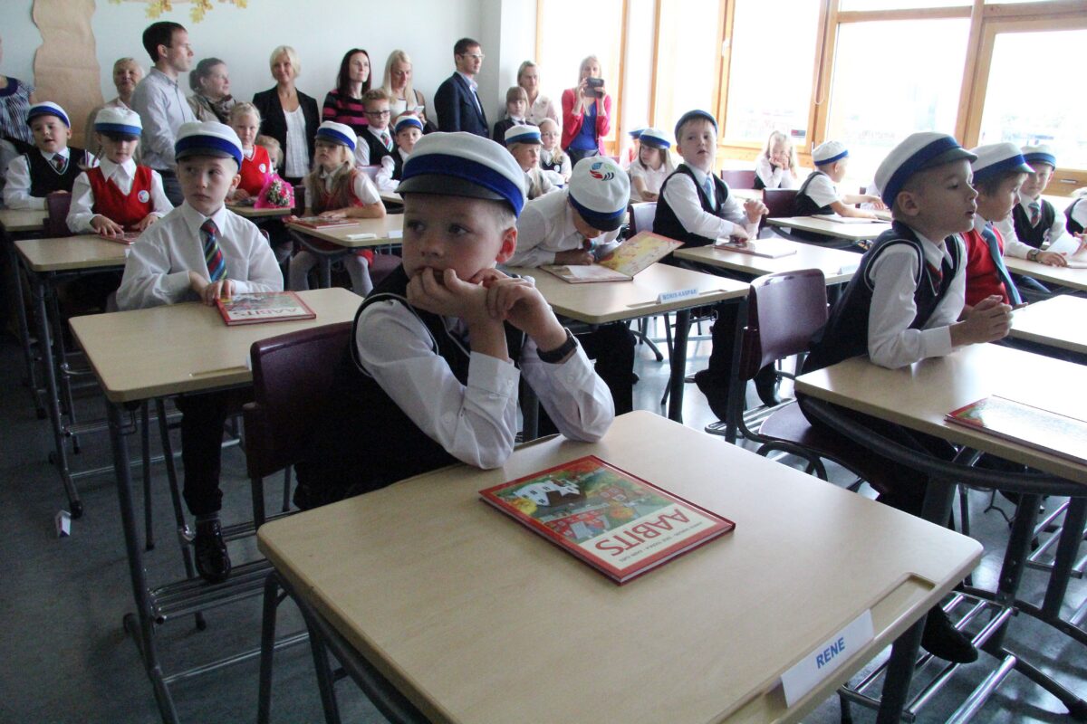 Kuidas loevad ja arvutavad kooliteed alustavad lapsed?