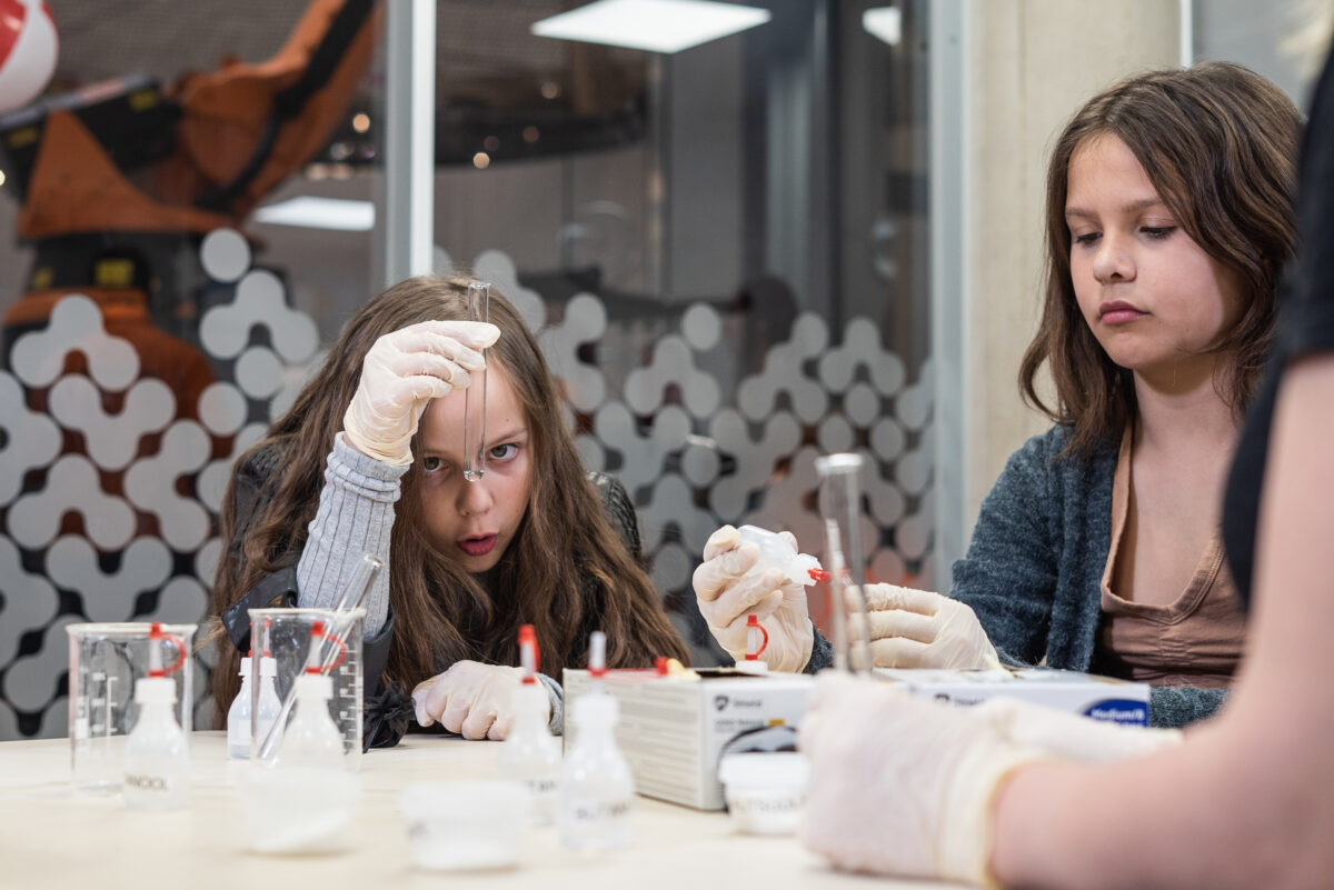 Muuda koolipäev tõeliseks AHHAA-elamuseks