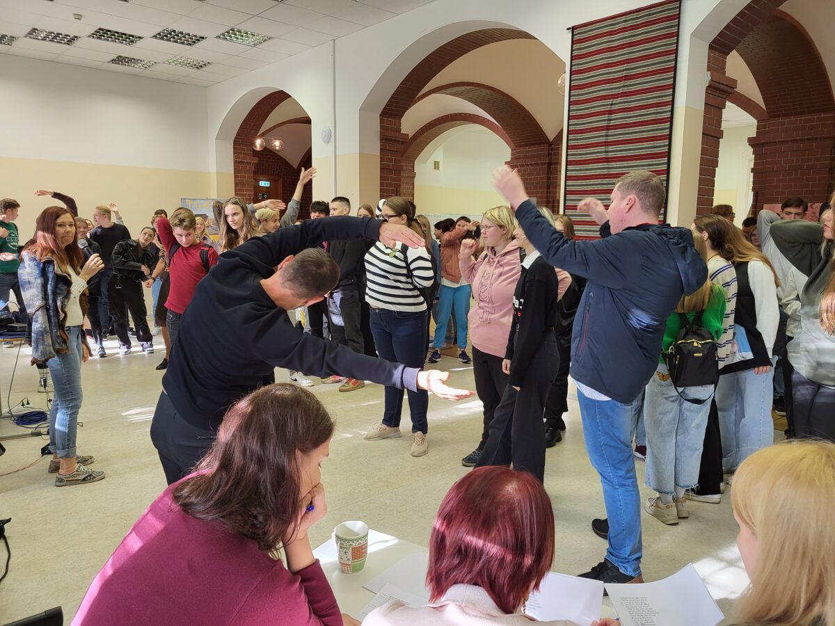 Vähemusena Narvas ja „Seitse surmapattu“