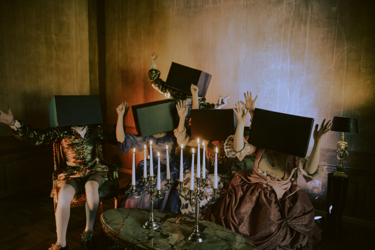 Kümnes sügis Mustas Kastis 