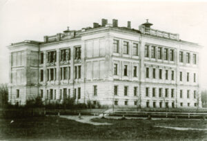 Horvaatia pealinnas Zagrebis külastatud lasteaia Jarun peamaja iseloomustab modernsus, avatus ja valgusküllasus. Pildil üks lasteaia seitsmest hoonest.