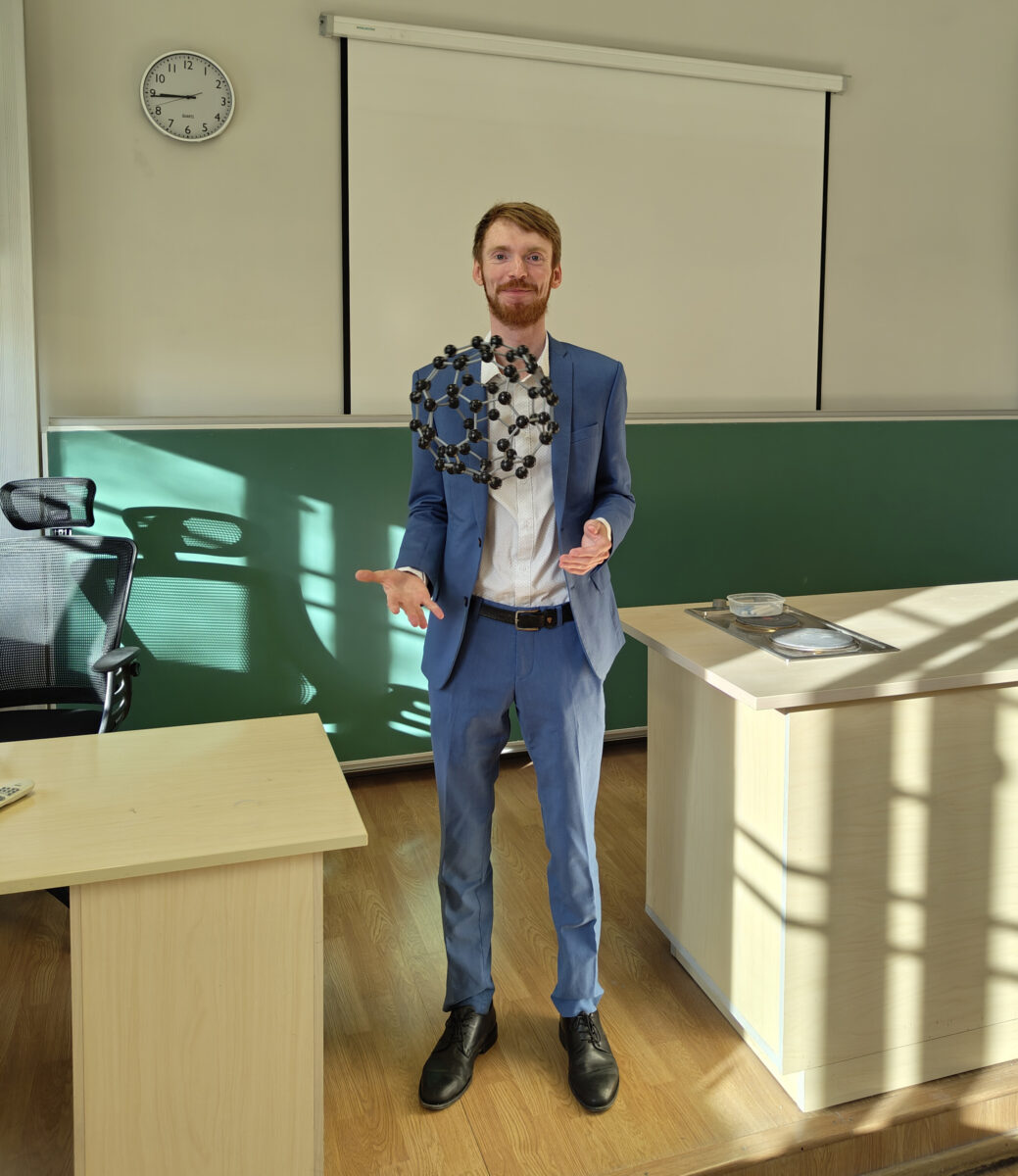 KARJÄÄRIPÖÖRE KOOLIS ⟩ Martin Saar pühendub õpetajatööle