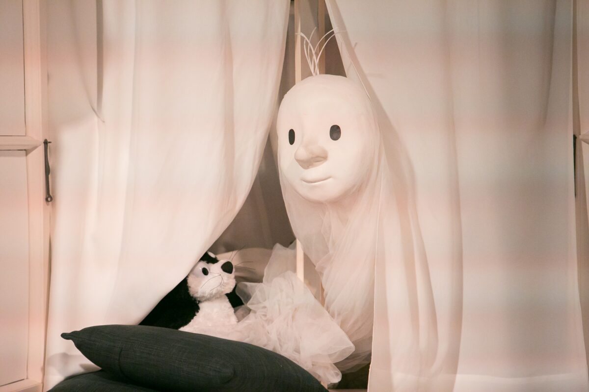 Lavastuslik muuseumitund, mis viib nukunäitleja salajasse maailma