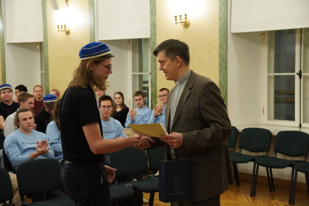 60 aastat viie kooli võistlusi