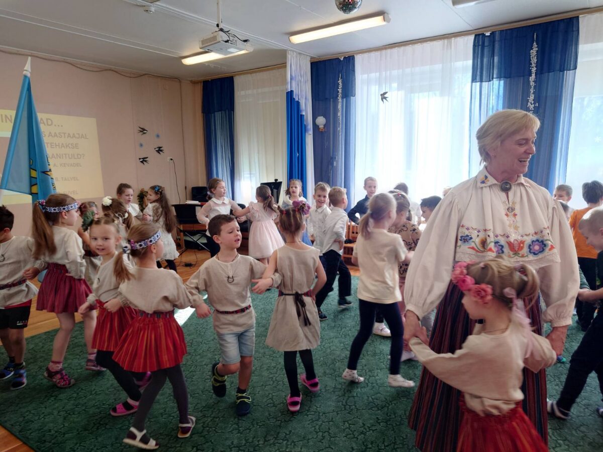 Eestikeelsele õppele üleminejate  emakeelepäev ja -nädal