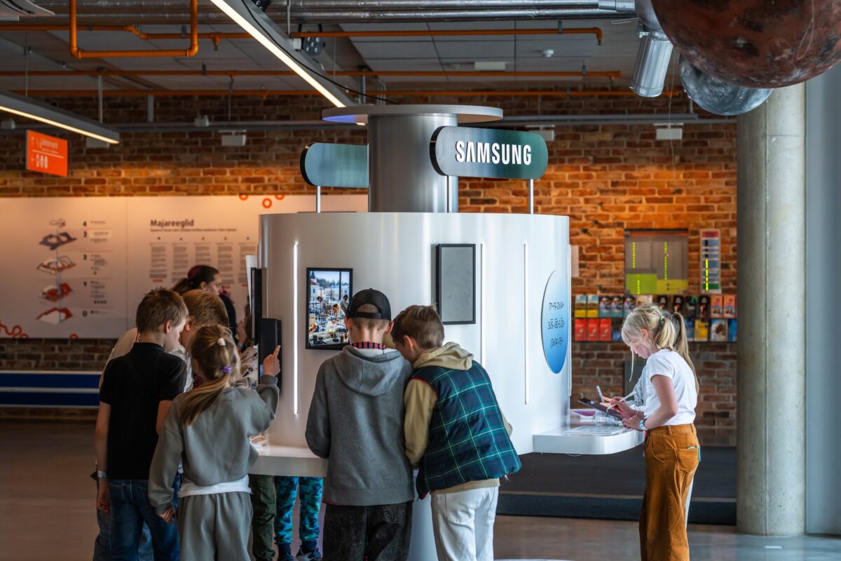 Tehisaru on tänapäeva koolinoorte igapäevatööriist! Kuidas saab õpetaja seda õppetöös targalt kasutada?