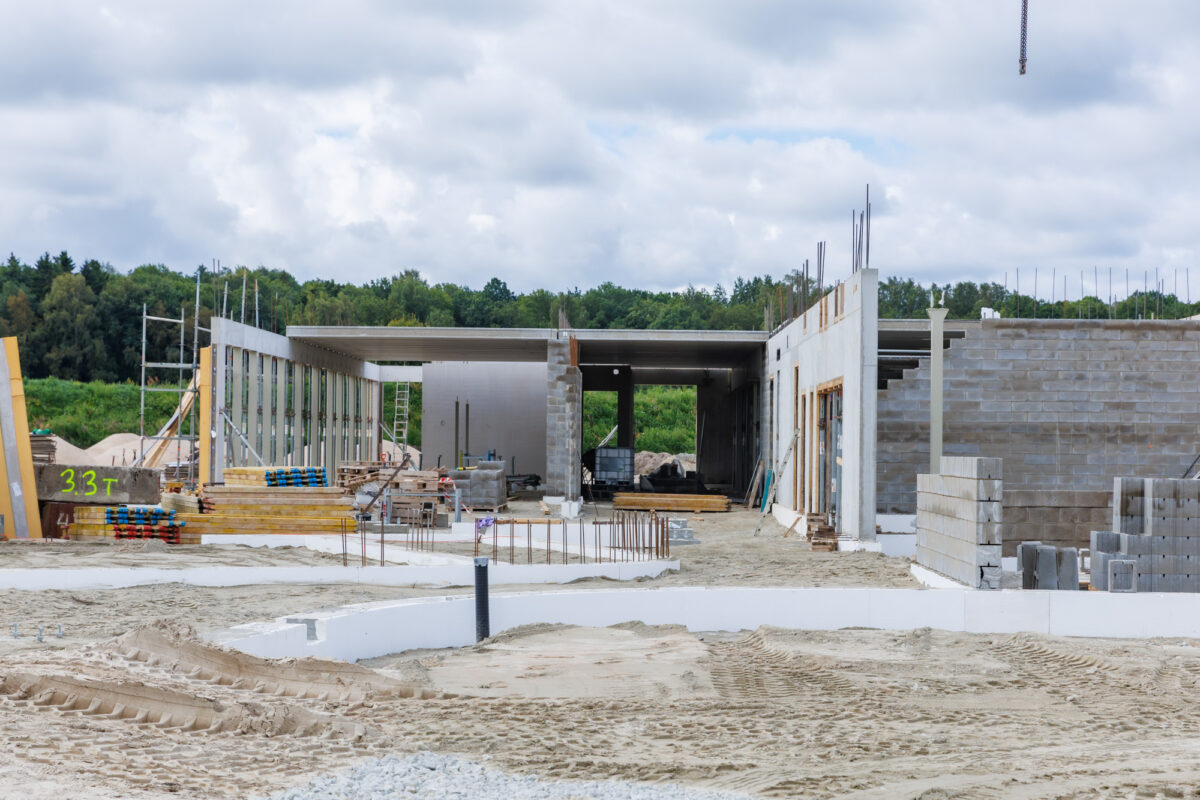 Tiskre Kool sai nurgakivi