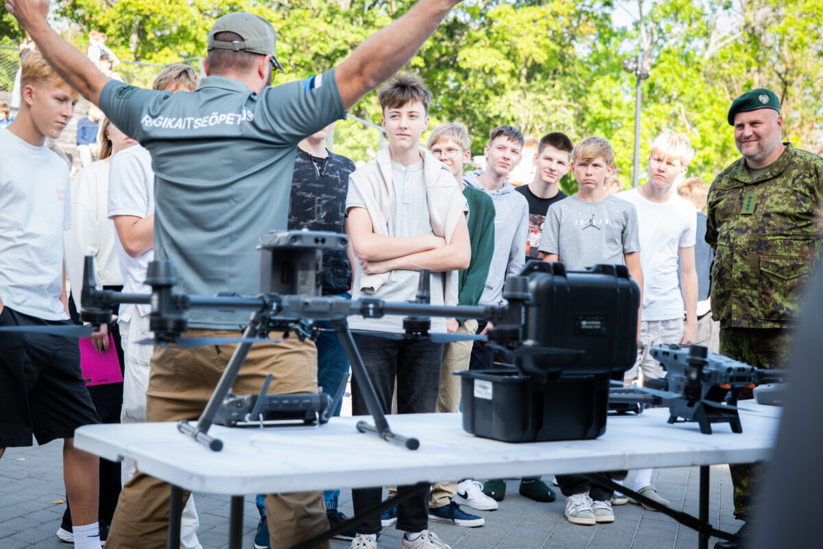Paide Gümnaasiumis alustanud drooniõpe toob uue kursuse Eesti kooli