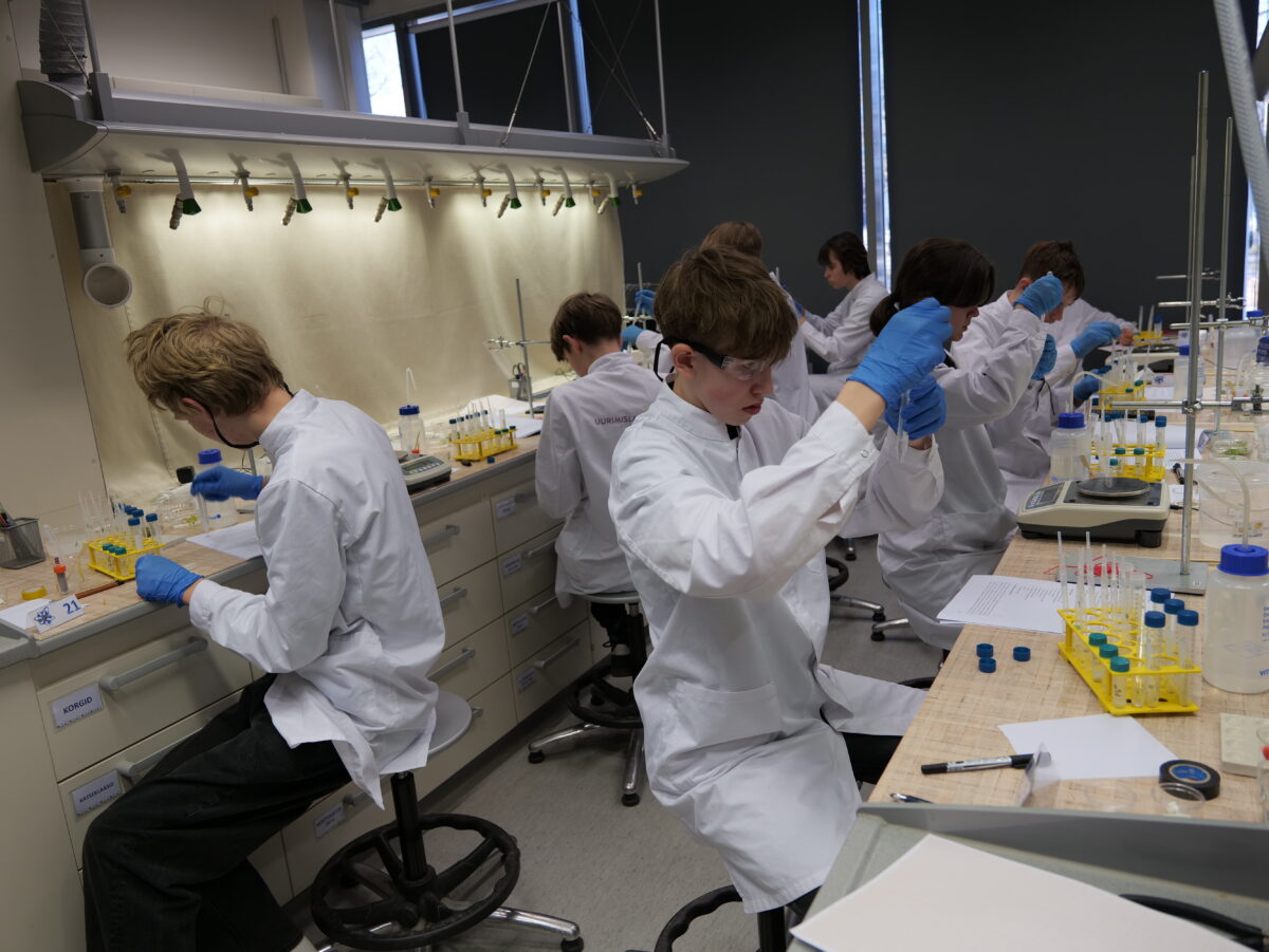 Tartu Ülikooli teaduskool – formaal- ja mitteformaalhariduse lõimingu teerajaja