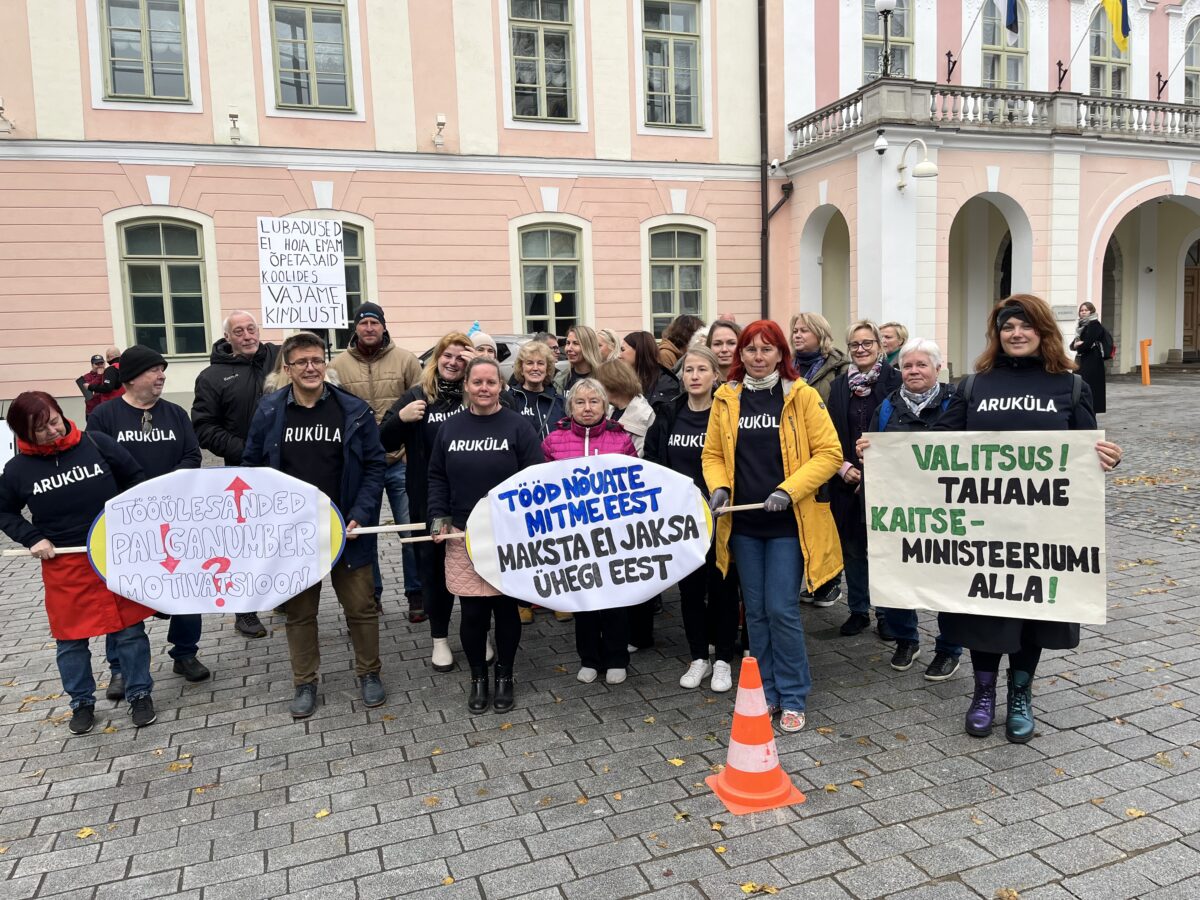 Õpetajad Toompeal: vaja on õiglast palka ja jõukohast koormust