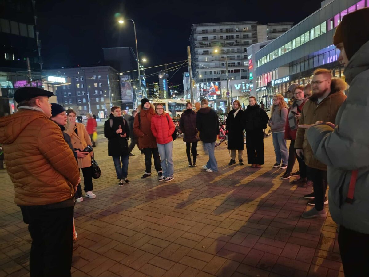 Liikudes targemaks: Rotermanni kvartal muutus orienteerujate matemaatikamänguks