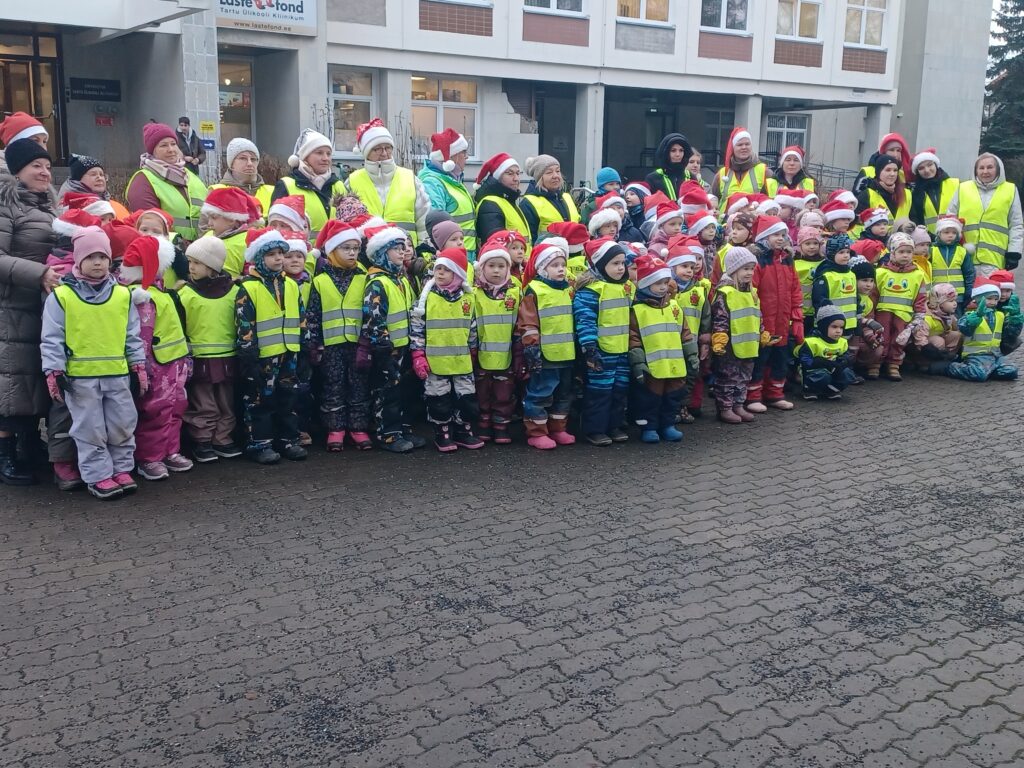 Heategevuslik j&otilde;ululaat Tartu Maarjam&otilde;isa lasteaias