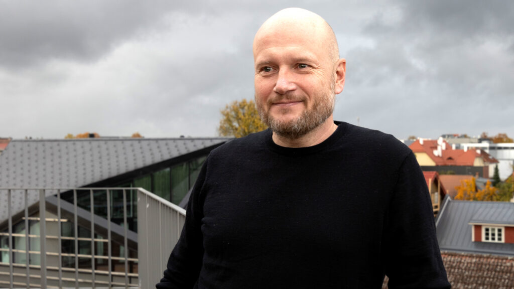 Võrdõigusvolinik: lõpututes kriisides kasvanud noored võivad tunda, et nende ebakindluses on süüdi nn teistsugused inimesed