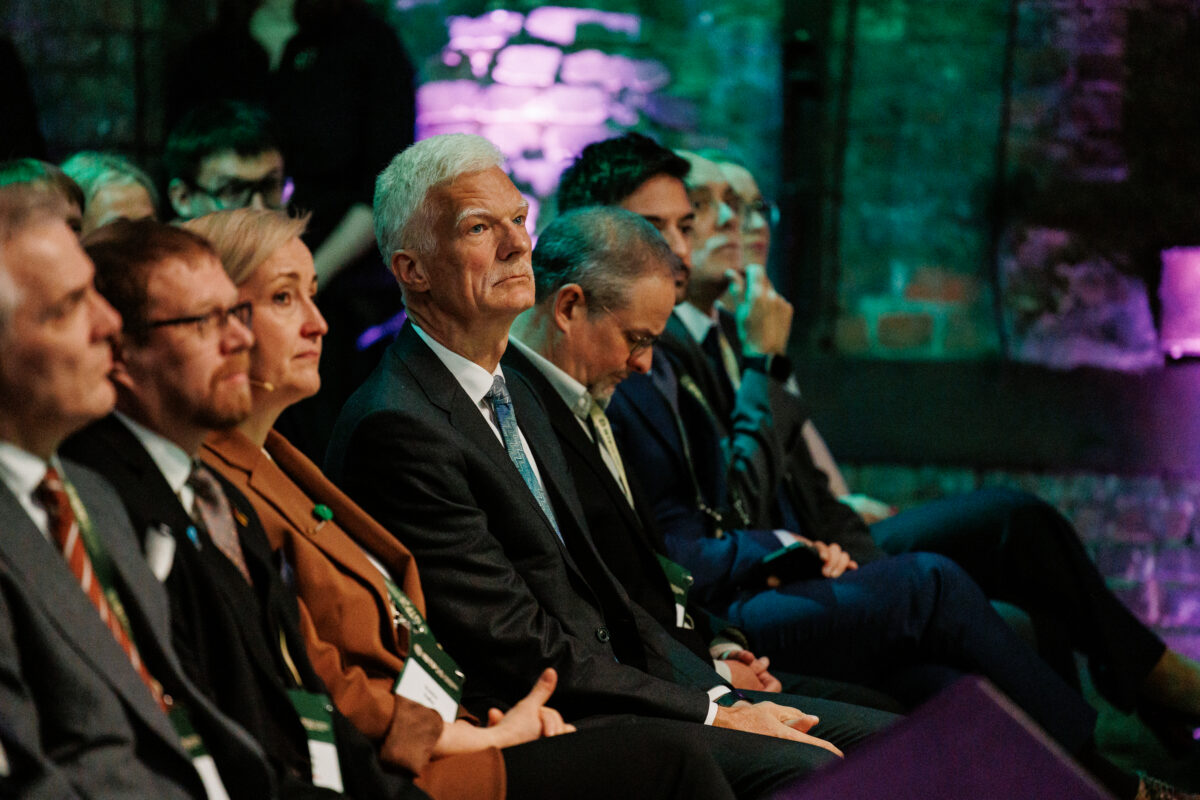 &ldquo;Eesti &otilde;petajad on silman&auml;htavalt p&auml;devad ja &otilde;hustik koolis akadeemiline.&rdquo; Tippkohtumise muljeid