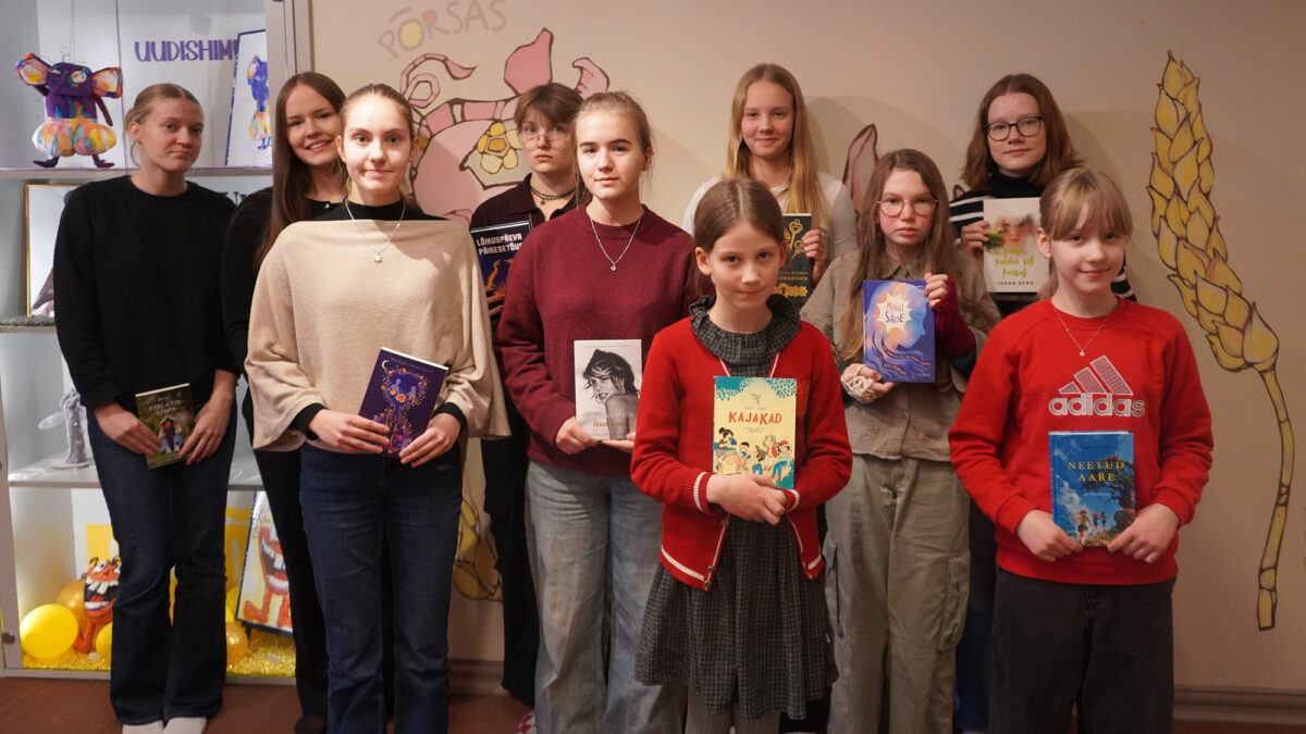 Kirjandus&otilde;petajad: suur r&otilde;&otilde;m on, kui esmapilgul &bdquo;vana ja igav&ldquo; raamat t&auml;itsa loetavaks tunnistatakse