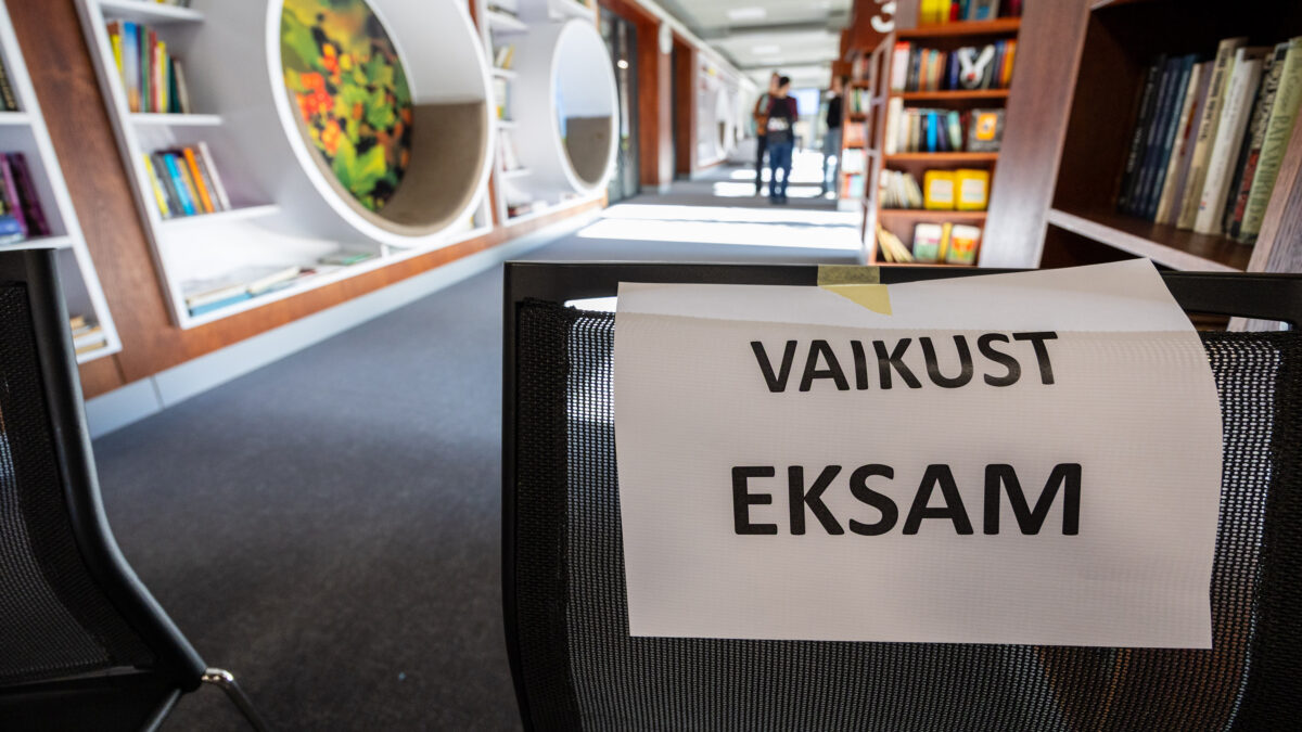 E-katseeksamid n&auml;itasid: s&uuml;steem peab vastu, kuid k&otilde;ik koolid e-eksamiteks valmis ei ole