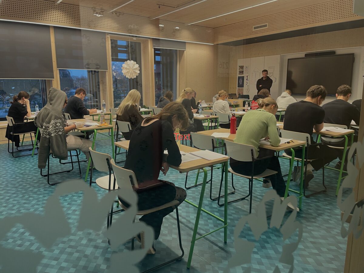 &Otilde;ppekoormus g&uuml;mnaasiumis: probleem ei ole mahus, vaid jaotuses