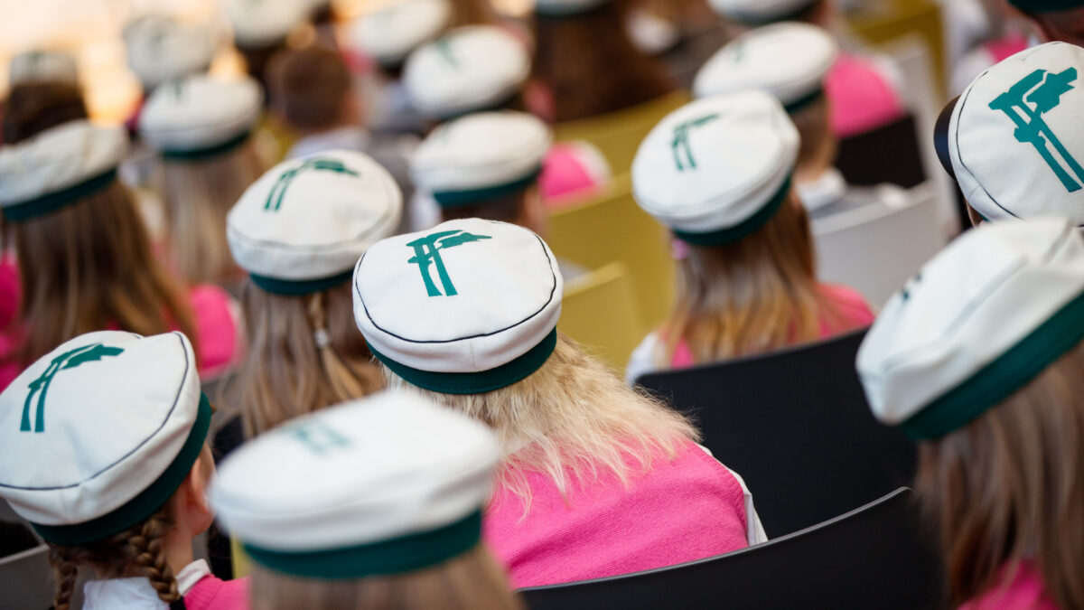 Kell üheksa pidi saama reegliks. Tallinnas tehti erand 60 protsendile koolidest