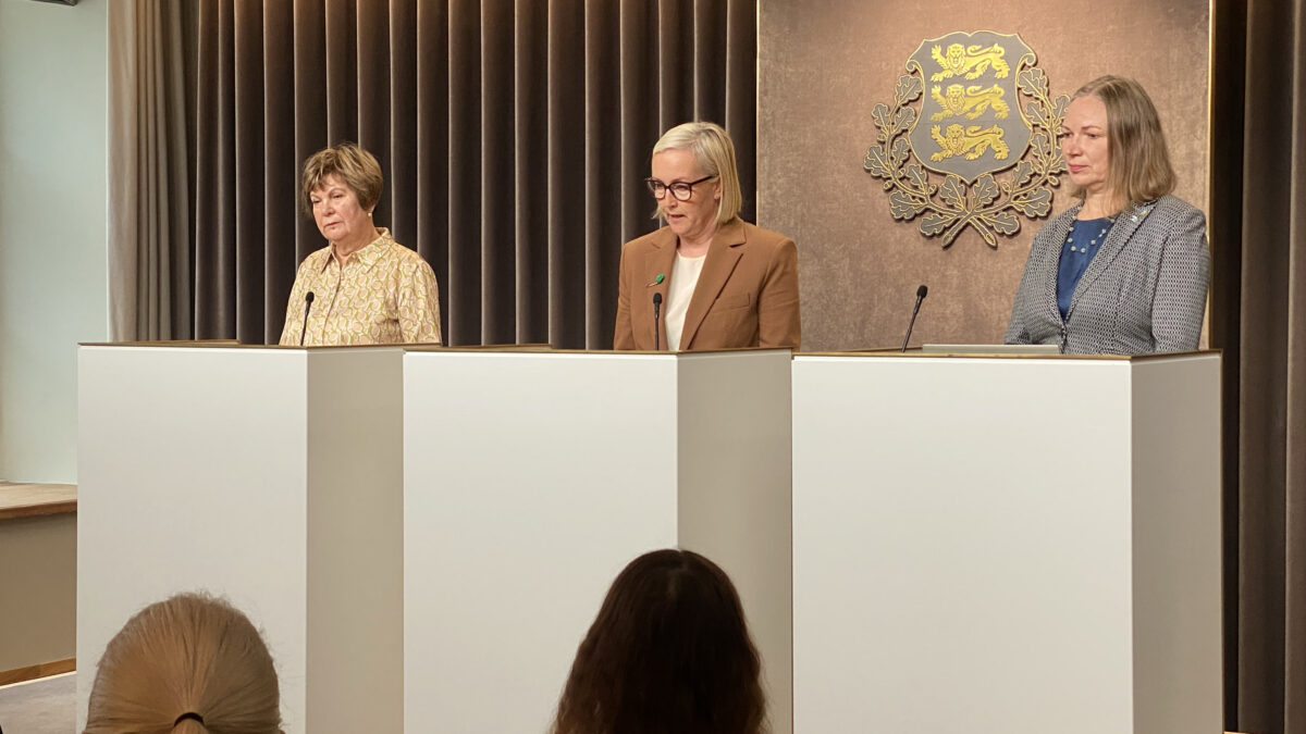 Õpilaste lugemisoskus on vabalanguses. Kallas: videote rolli peab õpingutes oluliselt vähendama
